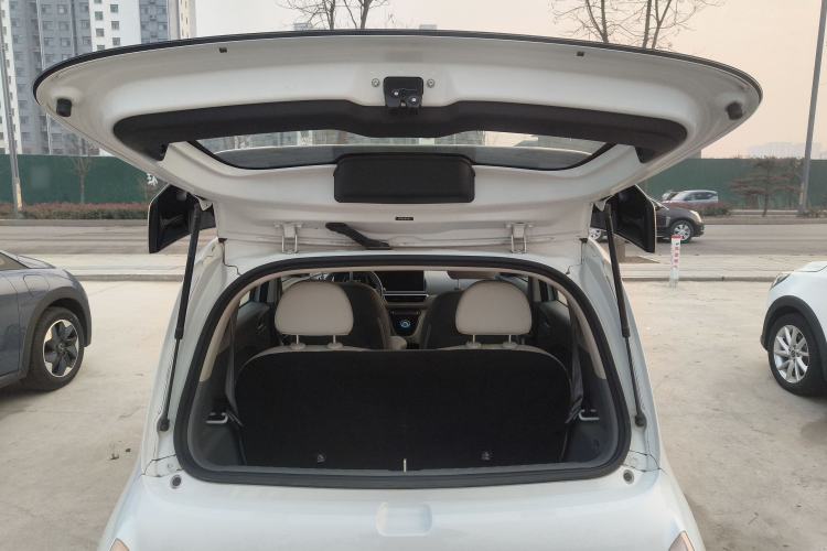 Used ORA White Cat 2022 Xiaoyue Mao Edition 360 km Luxury Model Lithium NMC Trunk