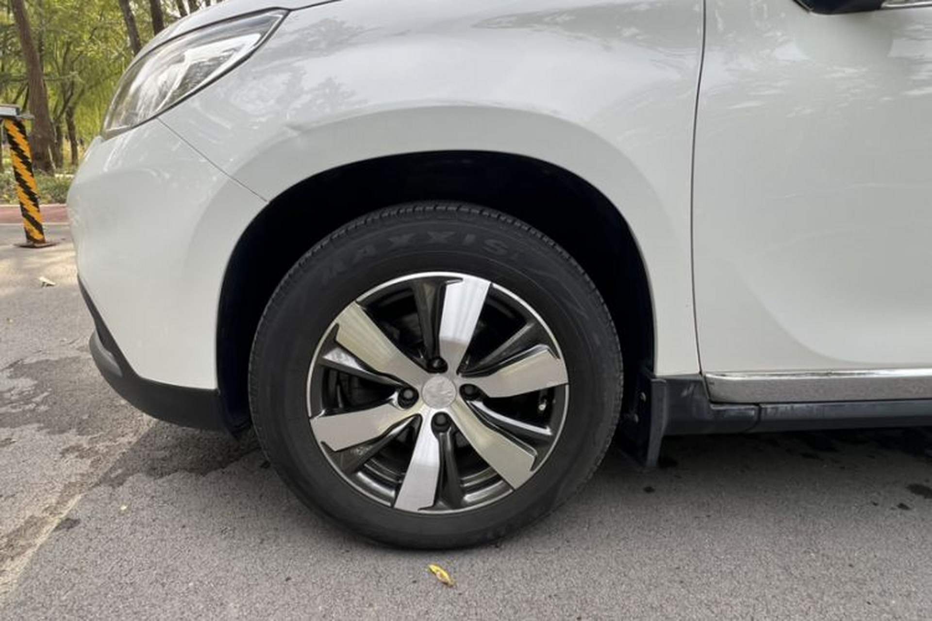 Used Peugeot 2008 2015 1.6THP Roland Garros Edition Exterior 10