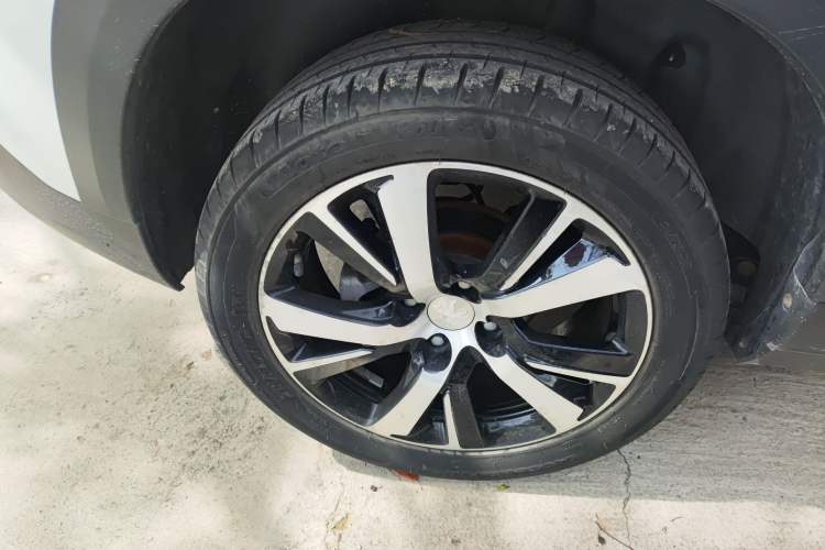 Used Peugeot 2008 2018 1.6L Automatic Fashion Edition Exterior 8
