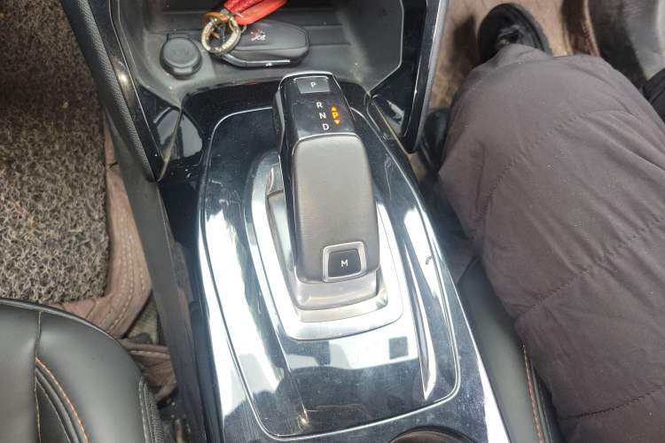 Used Peugeot 2008 2022 230THP THE ONE Gear Lever