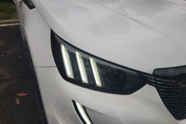 Used Peugeot 2008 2022 230THP THE ONE Right Front Headlight