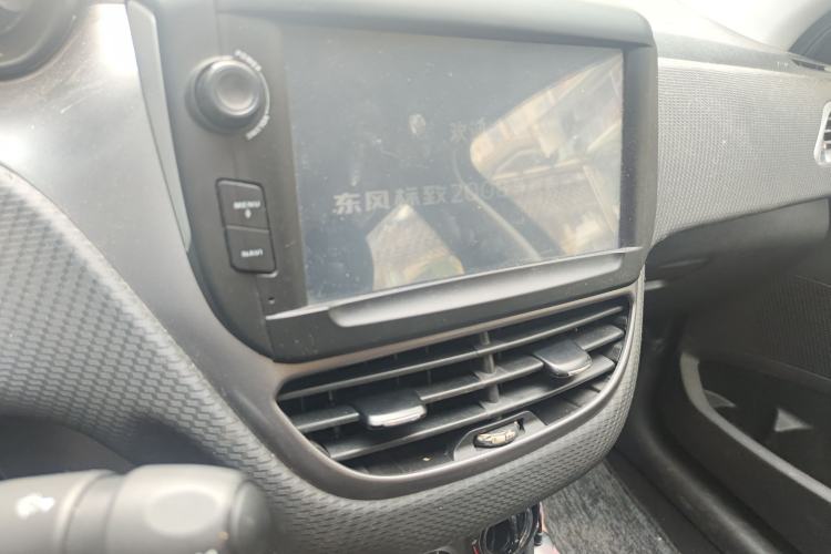Used Peugeot 2008 2014 1.6L Automatic Trend Edition Audio And AC Panel