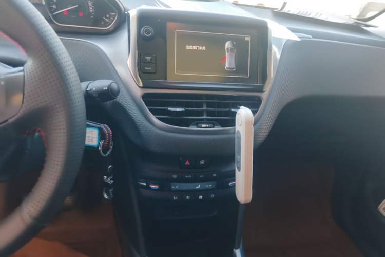 Used Peugeot 2008 2014 1.6L Manual Fashion Edition Audio And AC Panel