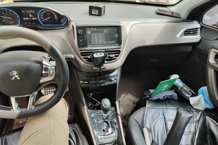 Used Peugeot 2008 2014 1.6L Automatic Navigation Edition Audio And AC Panel