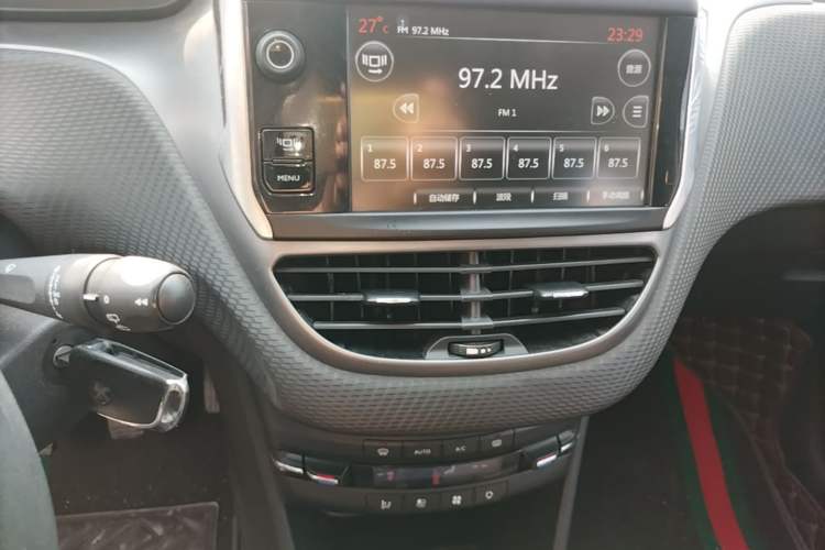 Used Peugeot 2008 2014 1.6L Manual Fashion Edition Audio And AC Panel