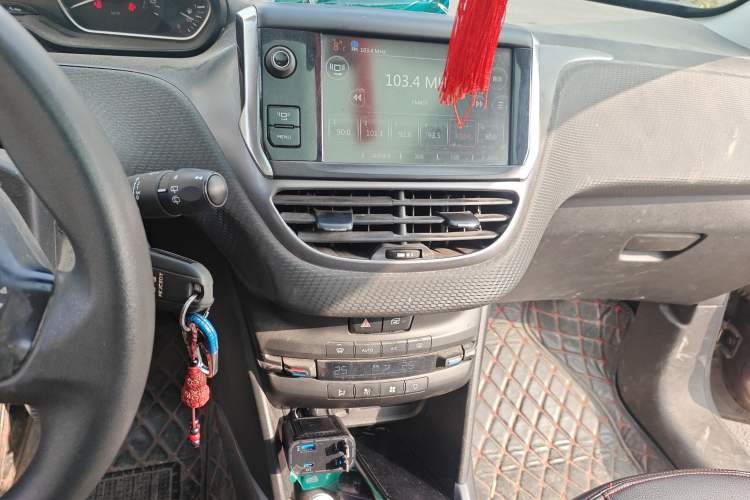 Used Peugeot 2008 2014 1.6L Manual Fashion Edition Audio And AC Panel