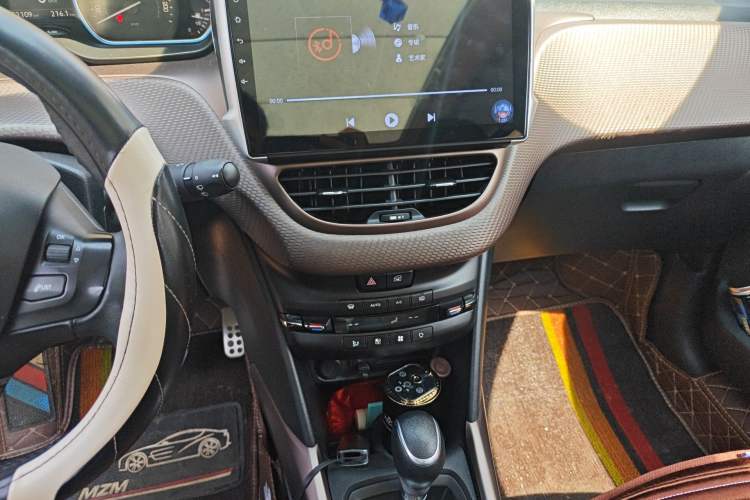 Used Peugeot 2008 2014 1.6L Automatic Navigation Edition Audio And AC Panel