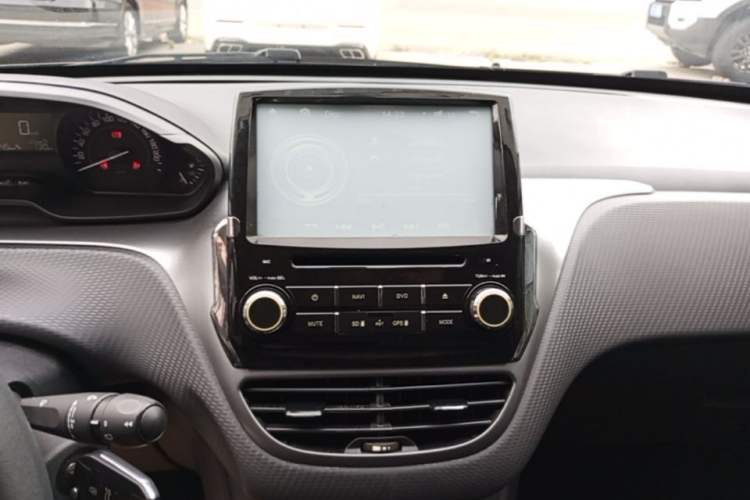 Used Peugeot 2008 2014 1.6L Manual Trend Edition Audio And AC Panel