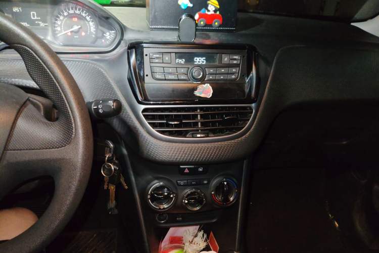 Used Peugeot 2008 2014 1.6L Manual Trend Edition Audio And AC Panel