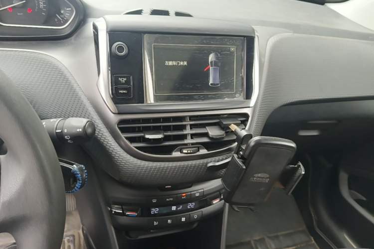 Used Peugeot 2008 2014 1.6L Manual Fashion Edition Audio And AC Panel