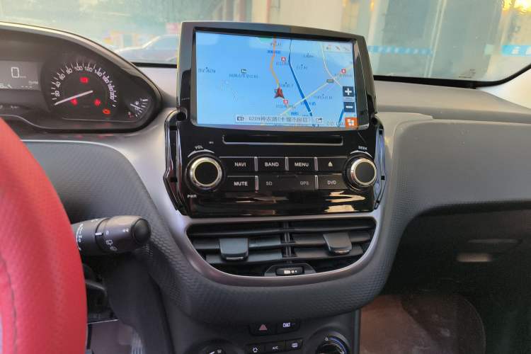 Used Peugeot 2008 2014 1.6L Manual Trend Edition Audio And AC Panel