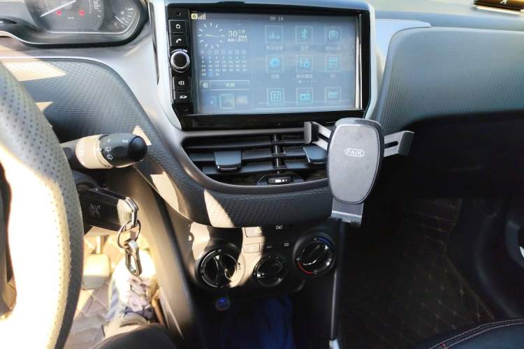 Used Peugeot 2008 2014 1.6L Manual Trend Edition Audio And AC Panel