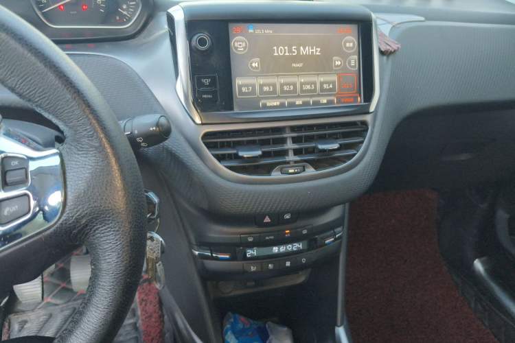 Used Peugeot 2008 2014 1.6L Manual Fashion Edition Audio And AC Panel