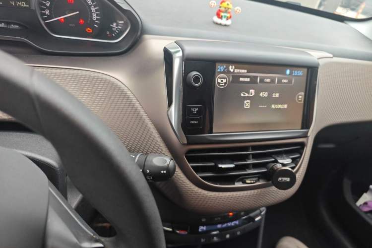 Used Peugeot 2008 2014 1.6L Automatic Fashion Edition Audio And AC Panel