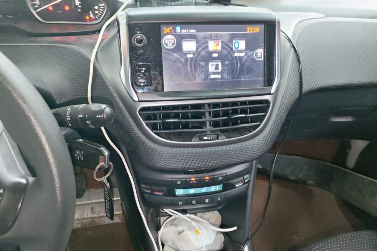 Used Peugeot 2008 2014 1.6L Manual Fashion Edition Audio And AC Panel
