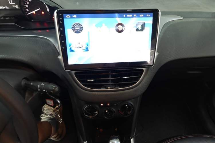 Used Peugeot 2008 2014 1.6L Automatic Trend Edition Audio And AC Panel