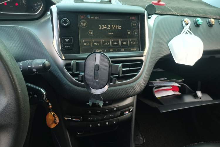 Used Peugeot 2008 2014 1.6L Manual Fashion Edition Audio And AC Panel