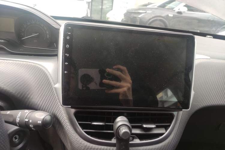 Used Peugeot 2008 2014 1.6L Automatic Trend Edition Audio And AC Panel