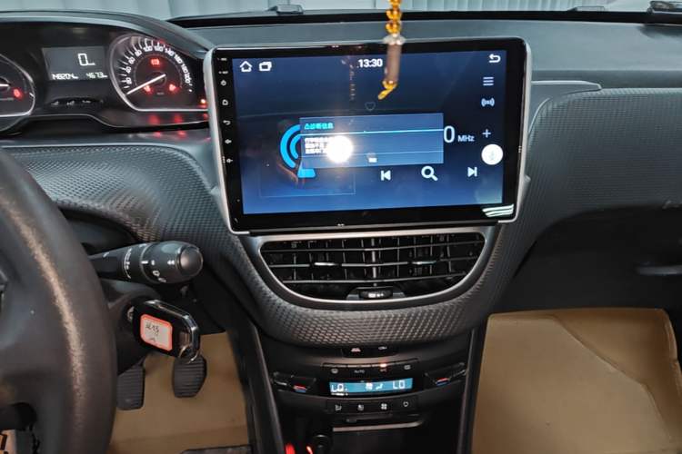 Used Peugeot 2008 2014 1.6L Manual Fashion Edition Audio And AC Panel