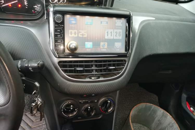Used Peugeot 2008 2014 1.6L Manual Trend Edition Audio And AC Panel