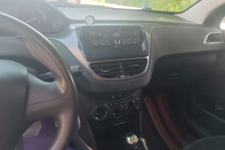 Used Peugeot 2008 2014 1.6L Automatic Trend Edition Audio And AC Panel