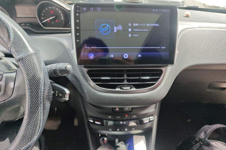 Used Peugeot 2008 2014 1.6L Automatic Fashion Edition Audio And AC Panel