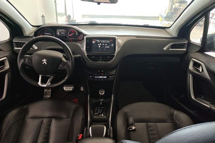 Used Peugeot 2008 2014 1.6L Automatic Navigation Edition Center Console