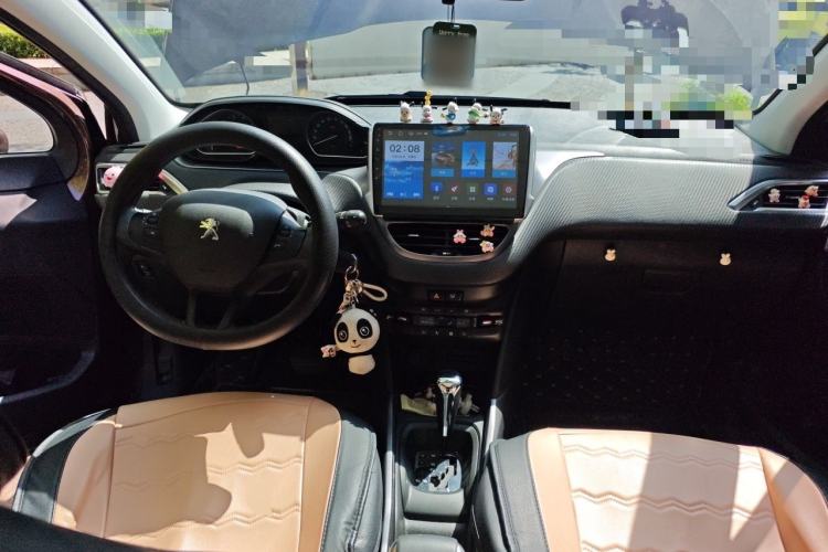Used Peugeot 2008 2014 1.6L Automatic Fashion Edition Center Console