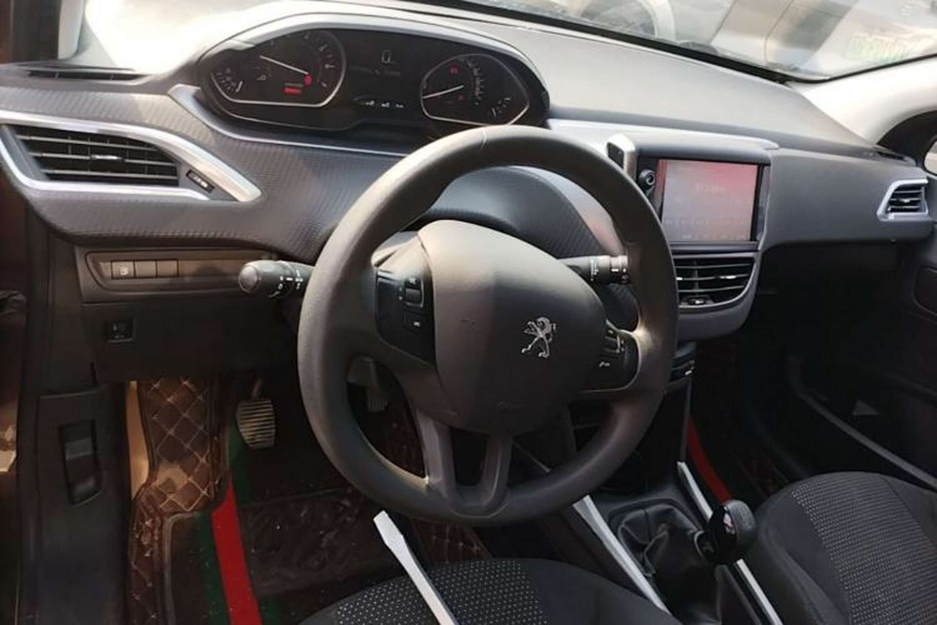 Used Peugeot 2008 2014 1.6L Manual Fashion Edition Center Console