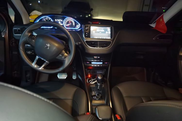 Used Peugeot 2008 2014 1.6L Automatic Navigation Edition Center Console