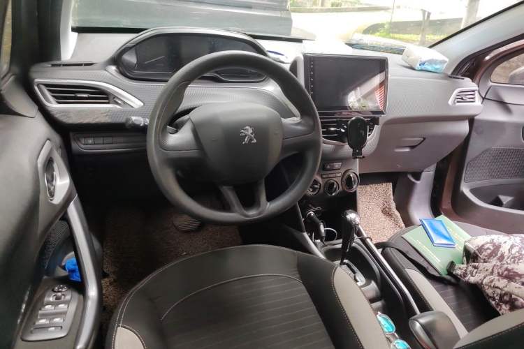 Used Peugeot 2008 2014 1.6L Automatic Trend Edition Center Console