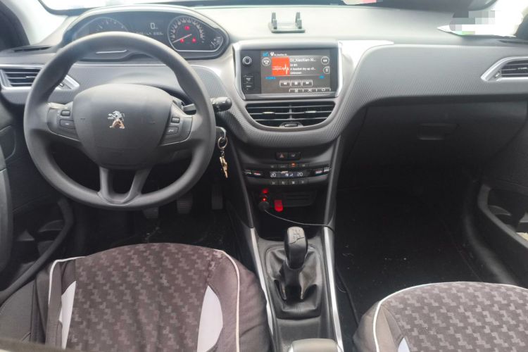 Used Peugeot 2008 2014 1.6L Manual Fashion Edition Center Console