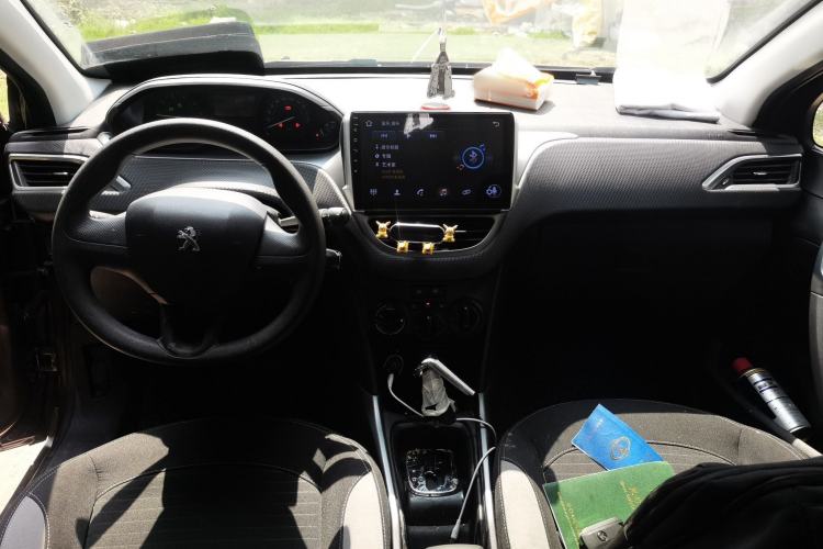 Used Peugeot 2008 2014 1.6L Automatic Trend Edition Center Console