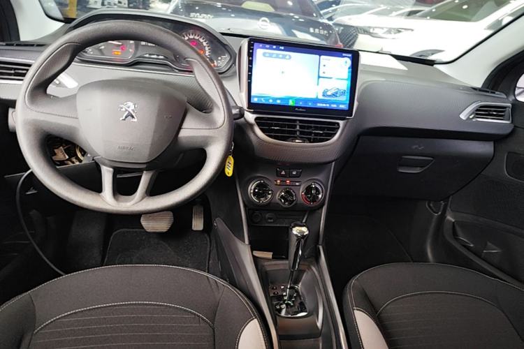 Used Peugeot 2008 2014 1.6L Automatic Trend Edition Center Console