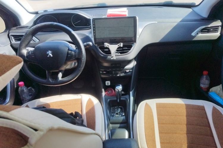 Used Peugeot 2008 2014 1.6L Automatic Fashion Edition Center Console