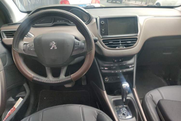 Used Peugeot 2008 2014 1.6L Automatic Fashion Edition Center Console