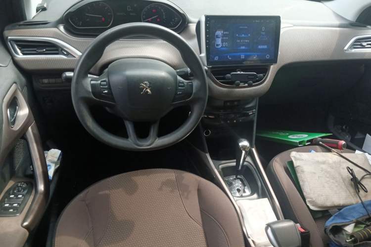 Used Peugeot 2008 2014 1.6L Automatic Fashion Edition Center Console