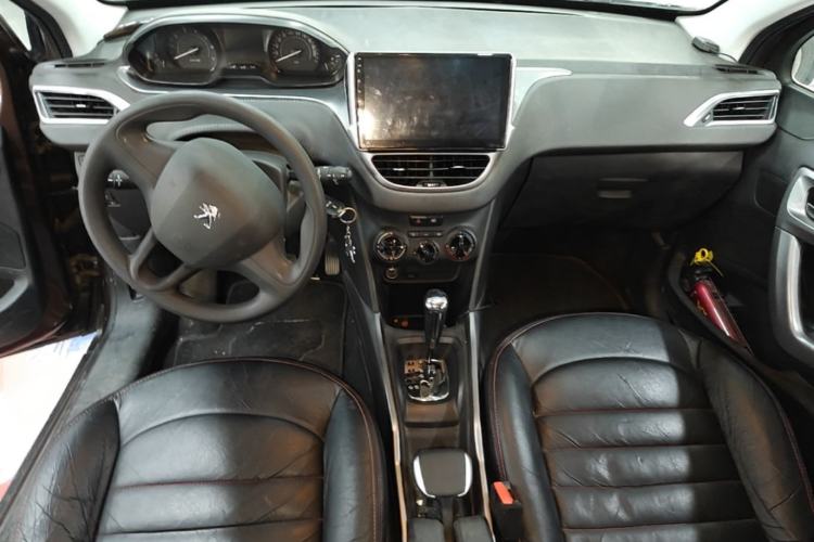 Used Peugeot 2008 2014 1.6L Automatic Trend Edition Center Console