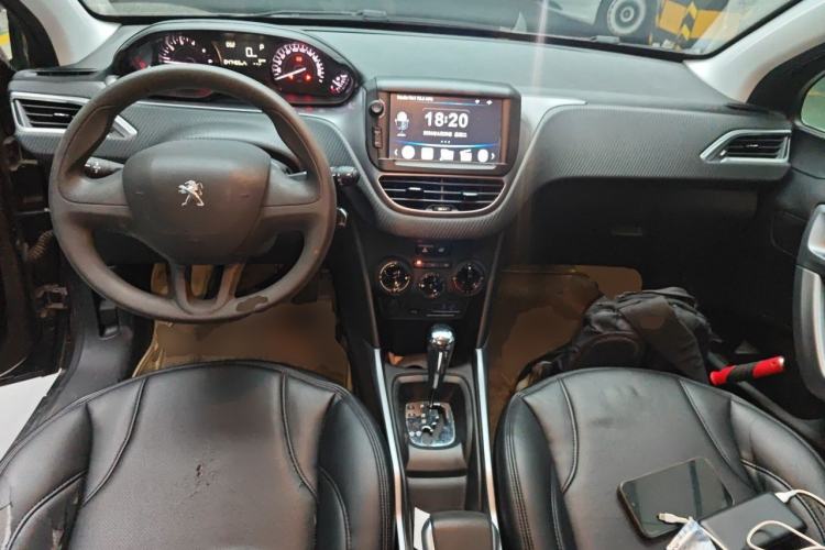 Used Peugeot 2008 2014 1.6L Automatic Trend Edition Center Console