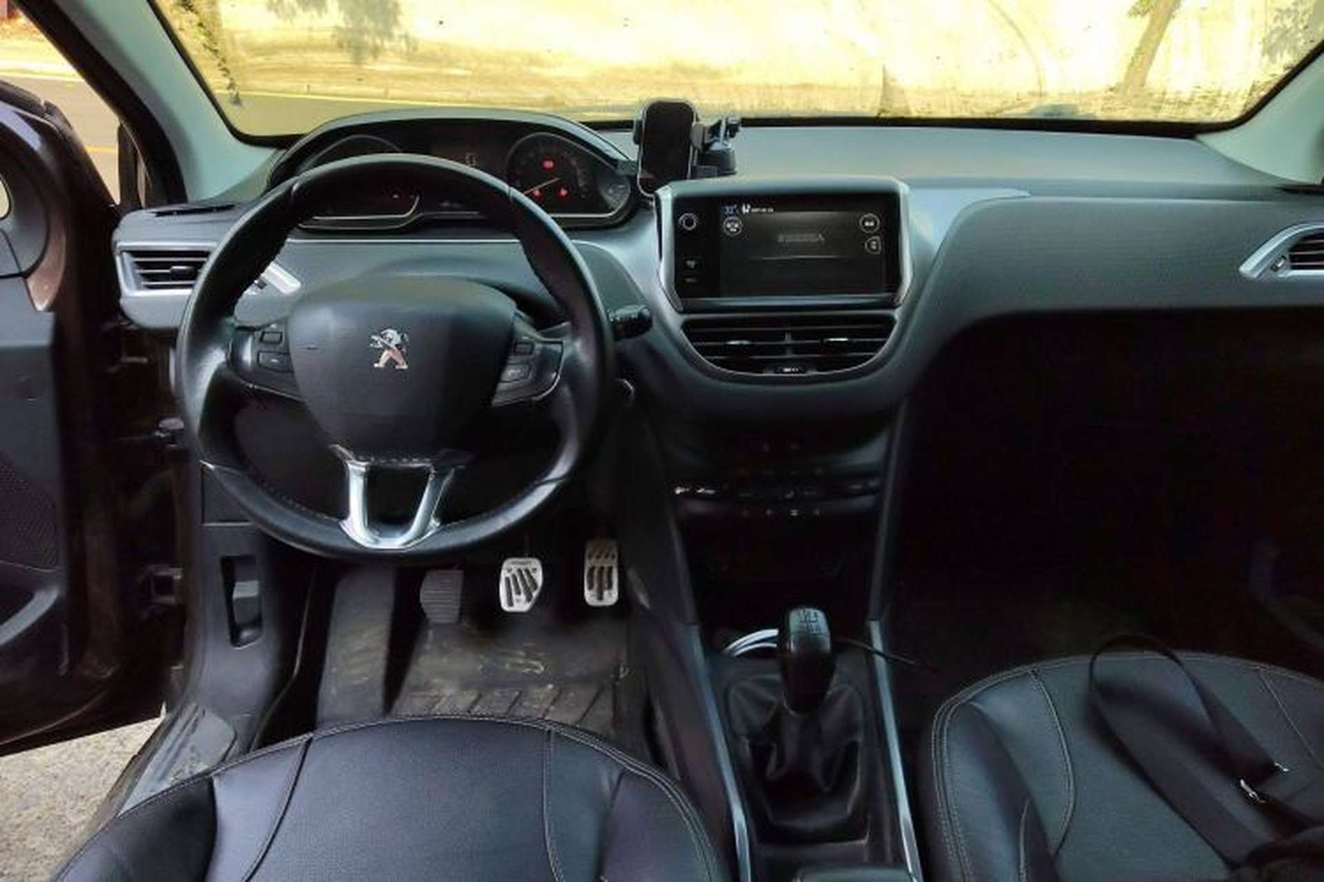 Used Peugeot 2008 2014 1.6L Manual Fashion Edition Center Console