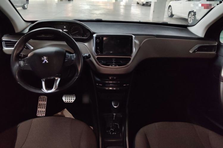 Used Peugeot 2008 2014 1.6L Automatic Navigation Edition Center Console