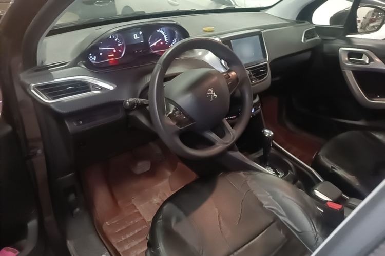 Used Peugeot 2008 2014 1.6L Automatic Fashion Edition Center Console