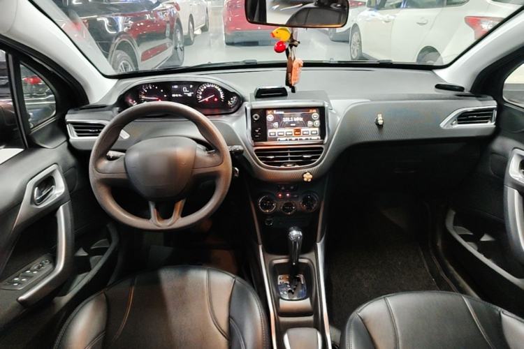 Used Peugeot 2008 2014 1.6L Automatic Trend Edition Center Console