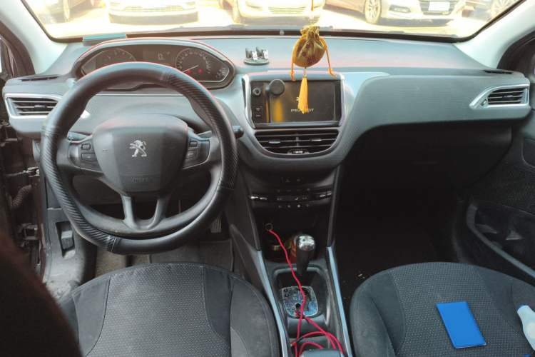 Used Peugeot 2008 2014 1.6L Automatic Fashion Edition Center Console