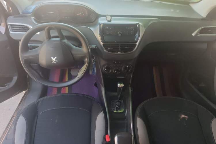 Used Peugeot 2008 2014 1.6L Automatic Trend Edition Center Console