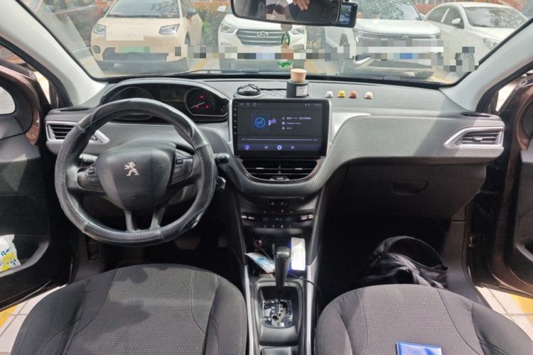 Used Peugeot 2008 2014 1.6L Automatic Fashion Edition Center Console