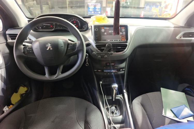 Used Peugeot 2008 2014 1.6L Automatic Fashion Edition Center Console