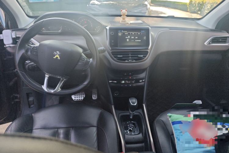 Used Peugeot 2008 2014 1.6L Automatic Navigation Edition Center Console