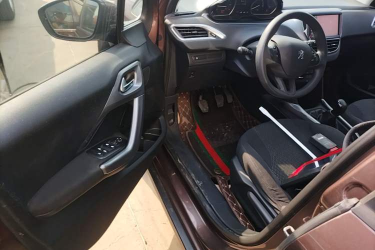 Used Peugeot 2008 2014 1.6L Manual Fashion Edition Driver Seat