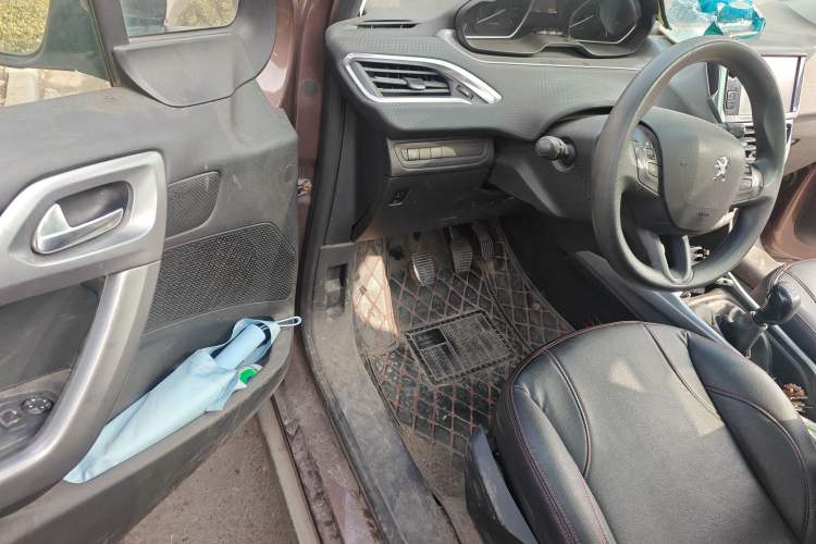 Used Peugeot 2008 2014 1.6L Manual Fashion Edition Driver Seat